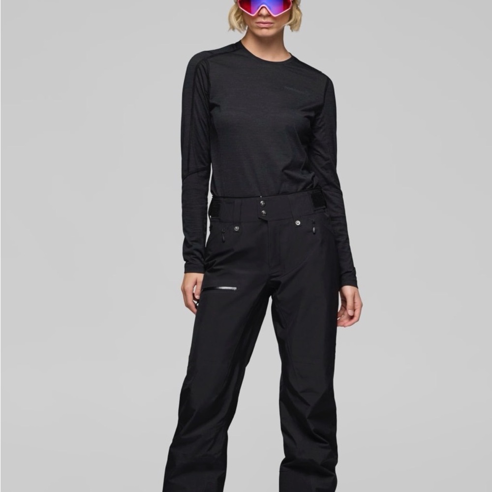 Norrona lofoten gore tex ski pants caviar medium